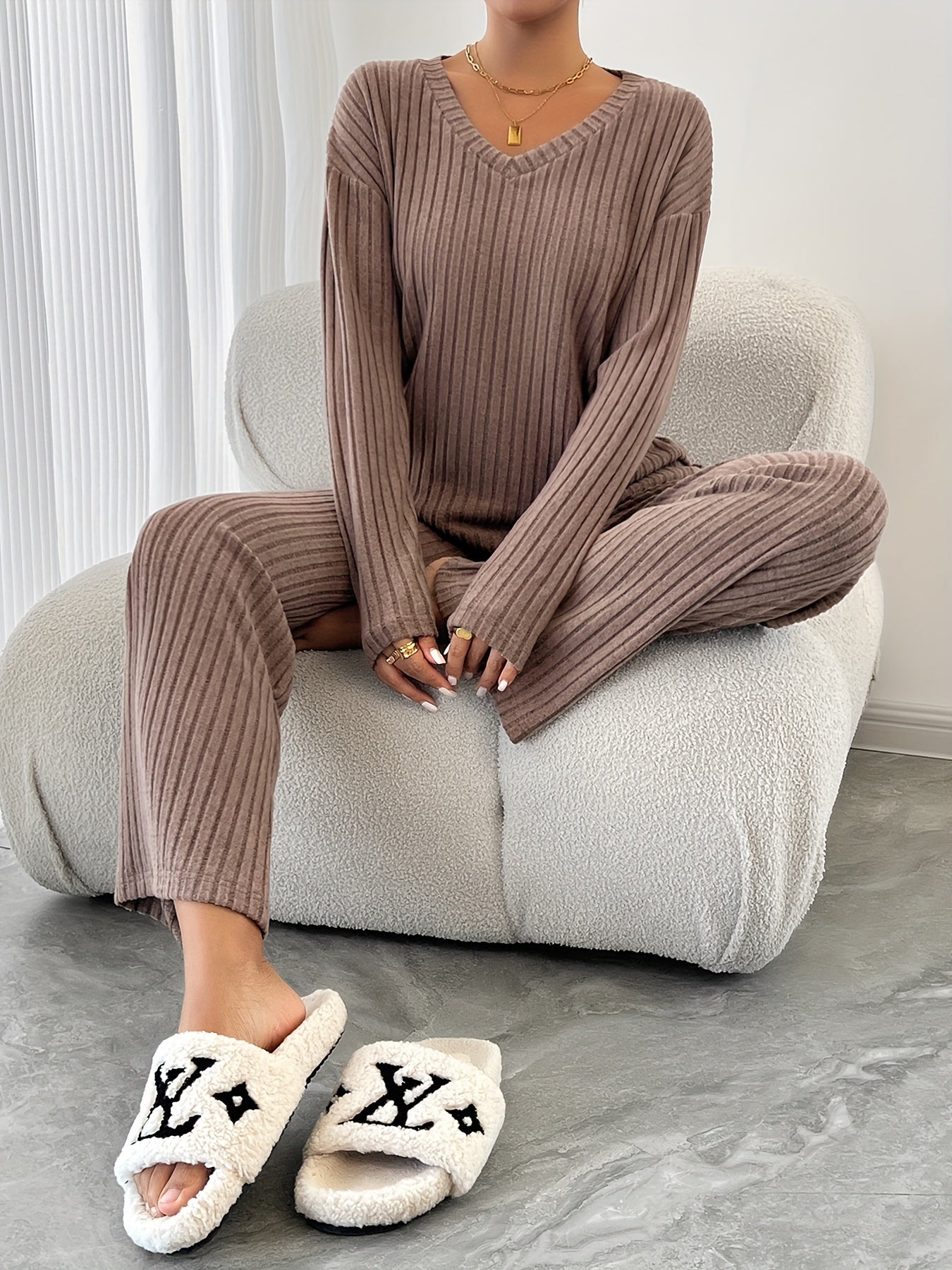 Autumn and Winter Fashionable Loose Casual Wide Leg Pants Knitted Set, V-Neck Pocketed Striped Knitted 2pcs Set, Women's Clothing